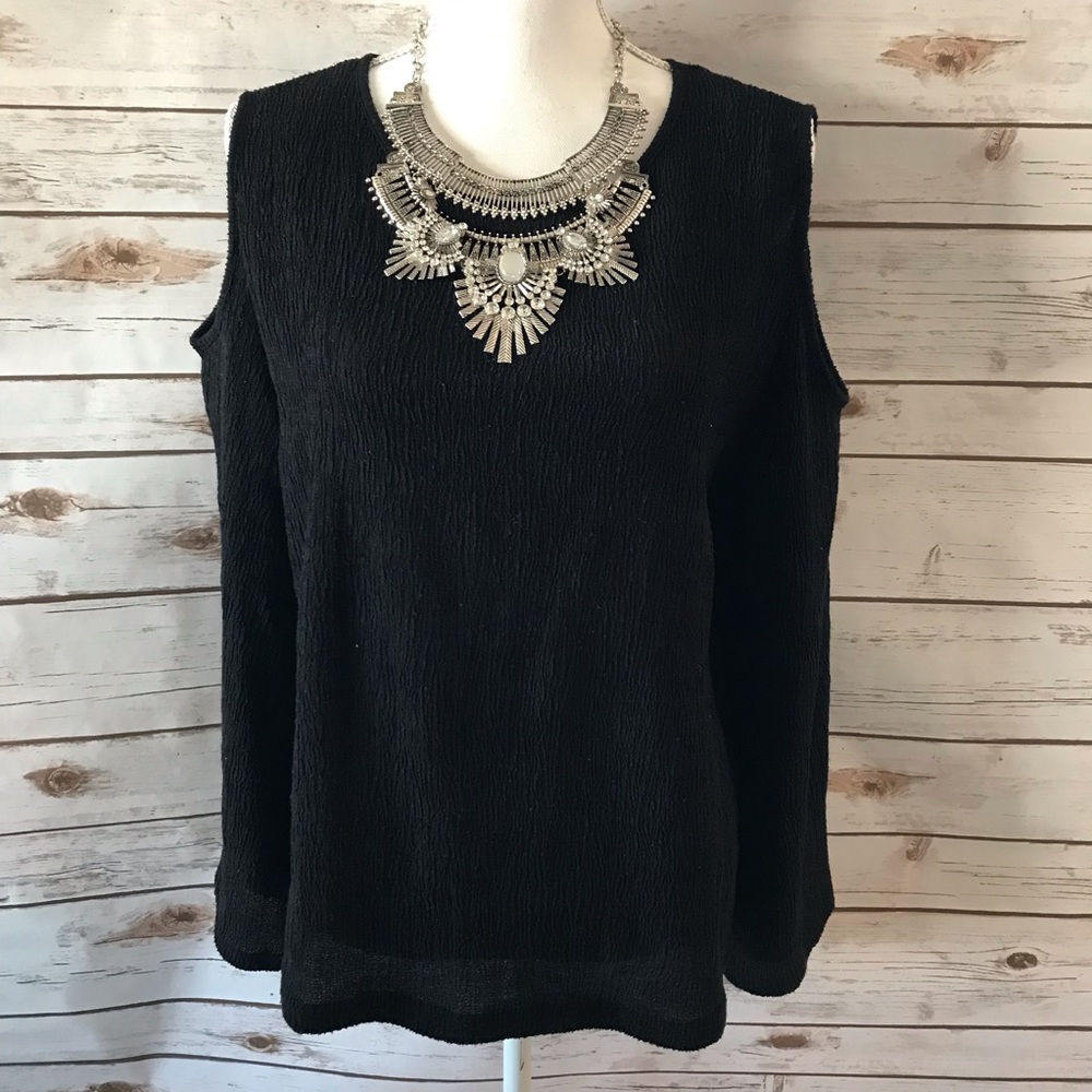 💚H&M Cold Shoulder Ribbed Knit Top